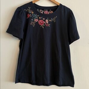 DRIFTWOOD Short Sleeve Tee with Multicolor Floral Embroidery Women’s Size XL